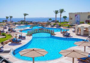 Charmillion Club Resort pool