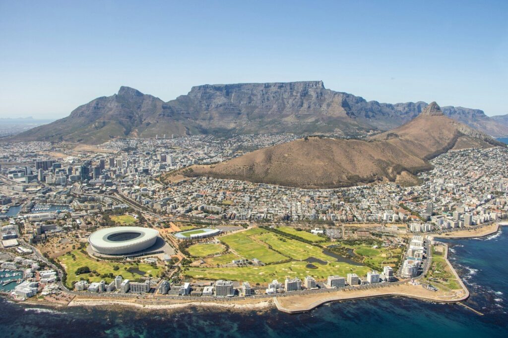 Cape Town table mountain on your mullti-centre tour